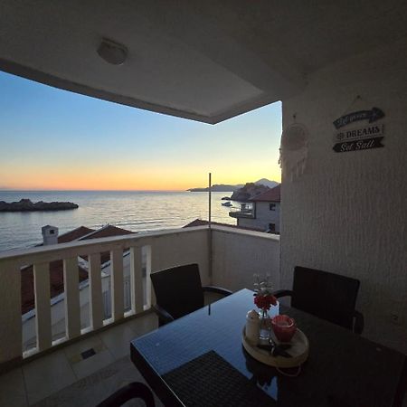 Pine&Sea Beach Retreat Ilha Ilha Sveti Stefan Exterior foto