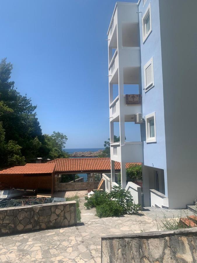 Pine&Sea Beach Retreat Ilha Ilha Sveti Stefan Exterior foto