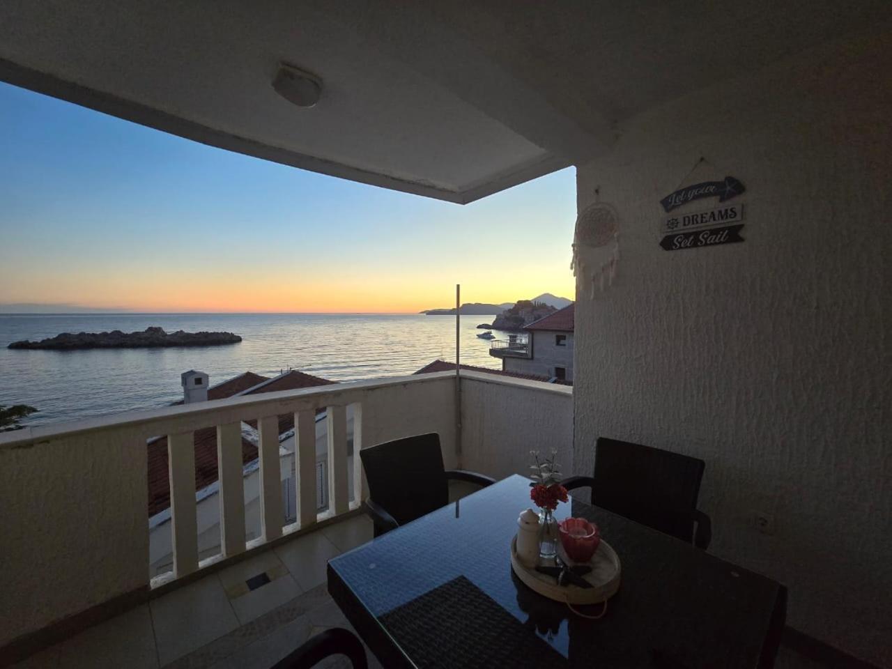 Pine&Sea Beach Retreat Ilha Ilha Sveti Stefan Exterior foto