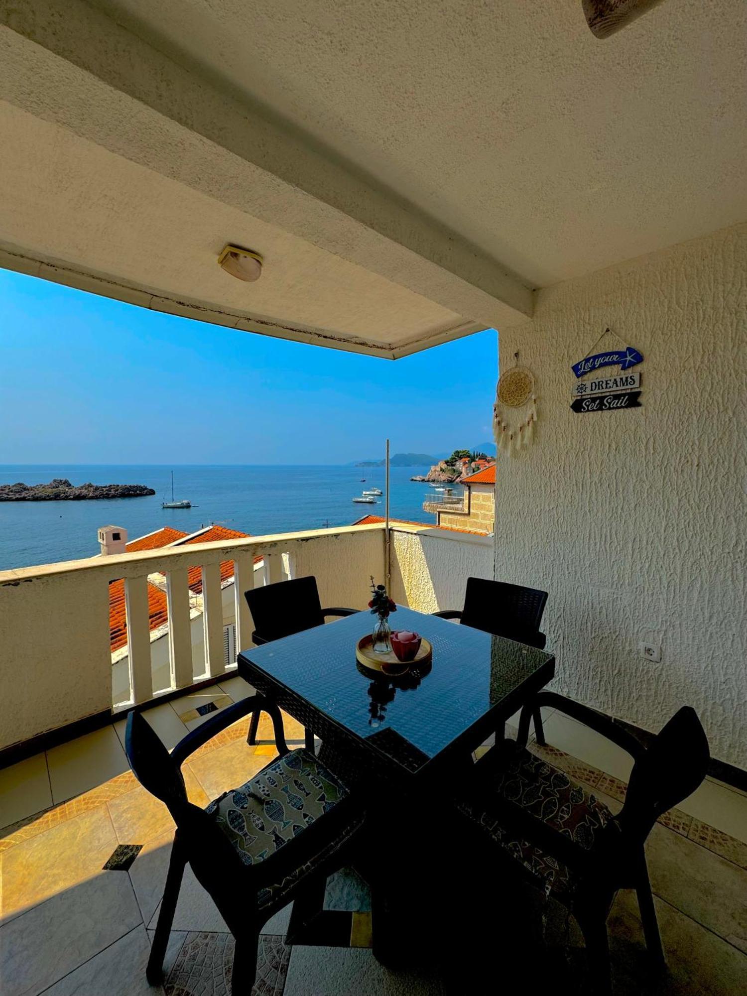 Pine&Sea Beach Retreat Ilha Ilha Sveti Stefan Exterior foto